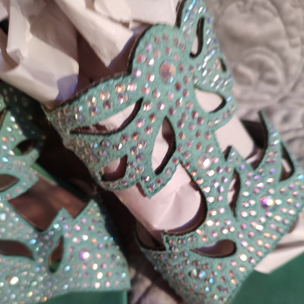 BNNU Italina Brand Mint Green Dressy Sandals - Picture 6 of 6
